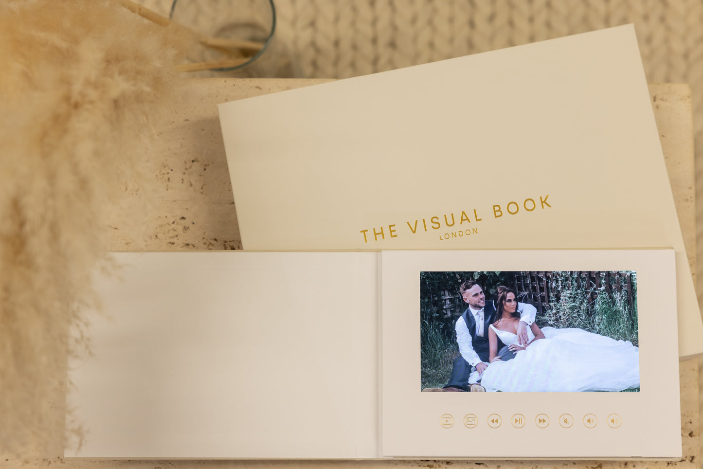 OUR WEDDING - CLASSIC VISUAL BOOK
